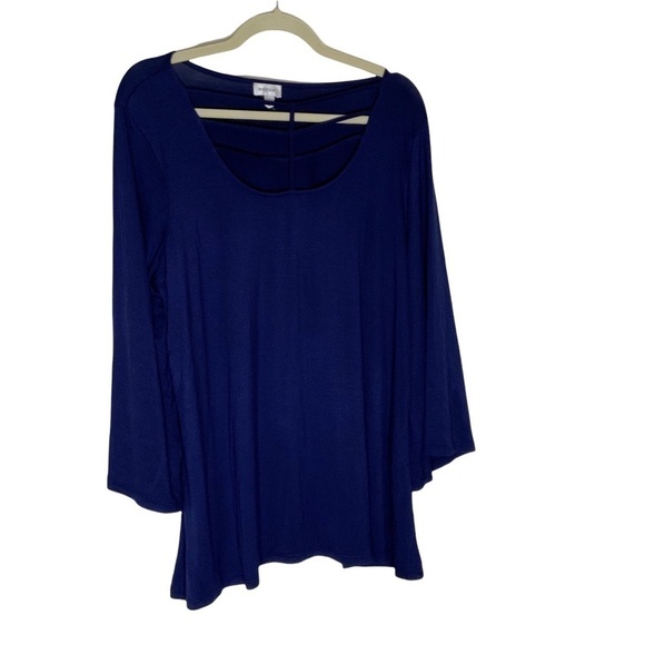 Avenue Tops - AVENUE Navy blue blouse. Long dolman sleeves. Size 14/16